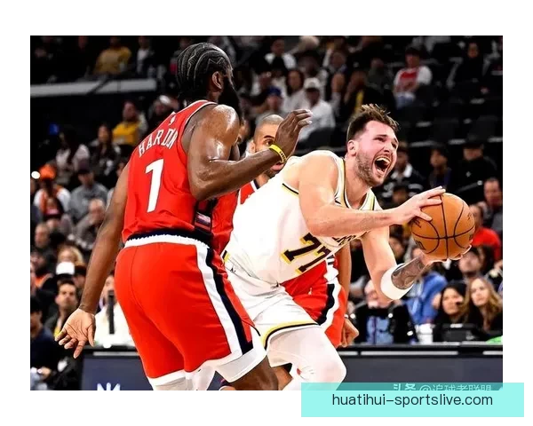 东契奇复出砍下42分12助 湖人力克骑士里夫斯艾顿发挥出色